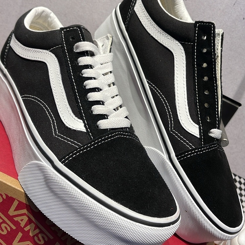 Vans Men’s Old Skool Stackform Suede/Canvas Black/True Wht
VN0A7Q5M6BT Platforms - Picture 8 of 16